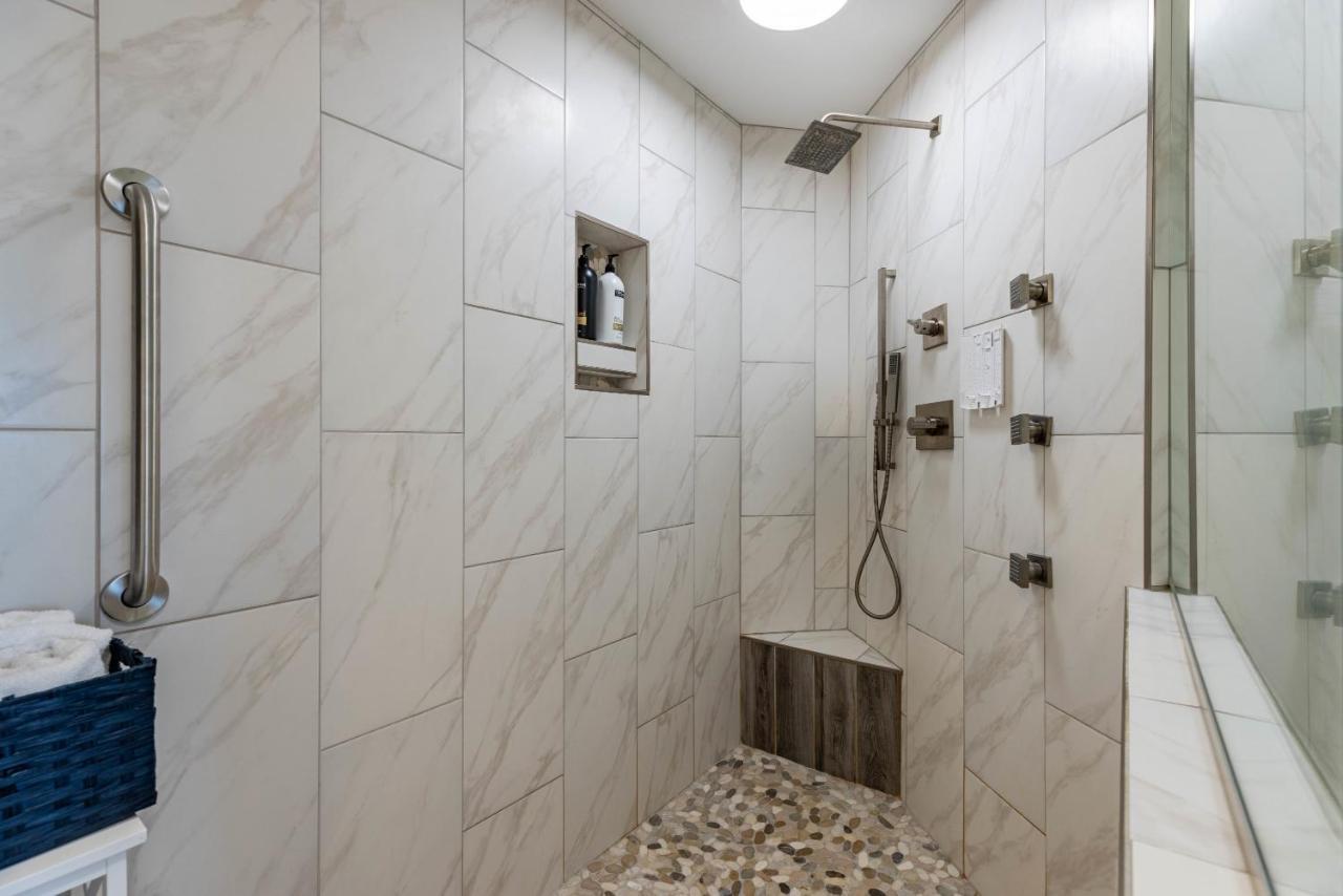 B 32-1 Spacious Villa Close To Pool 布蘭森 外观 照片